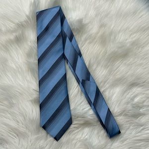 Kenneth Cole Reaction 100% Silk Tie in Blue